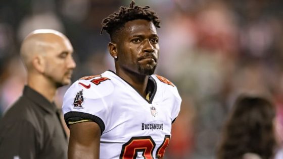 Tampa Bay Buccaneers toivoo, että Antonio Brownista tulee kypsä ja vakaa